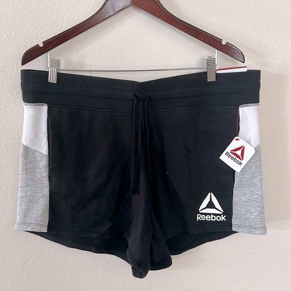 Reebok Colorblock Relaxed Shorts